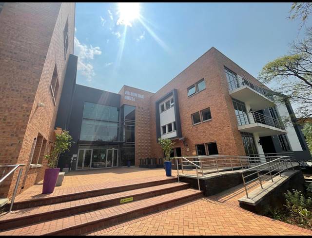 369M² OFFICE TO LET IN BRYANSTON